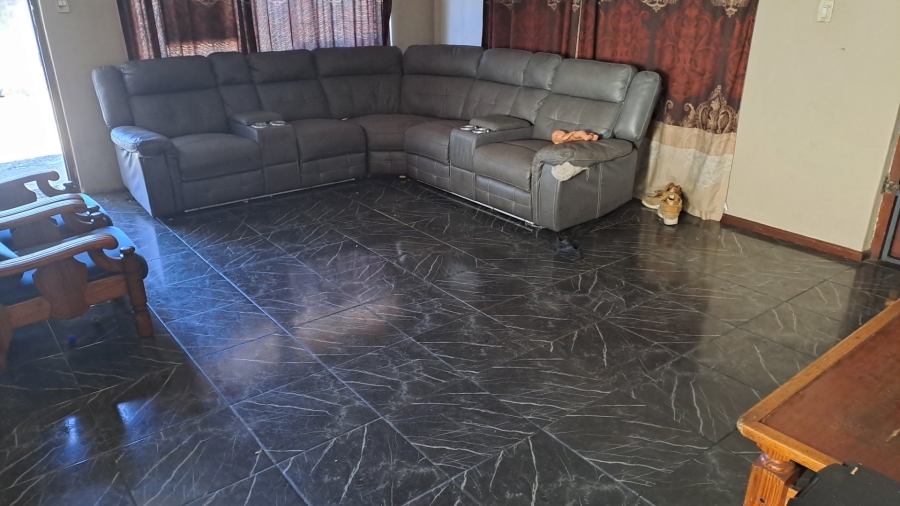  Bedroom Property for Sale in Belmont Park Western Cape